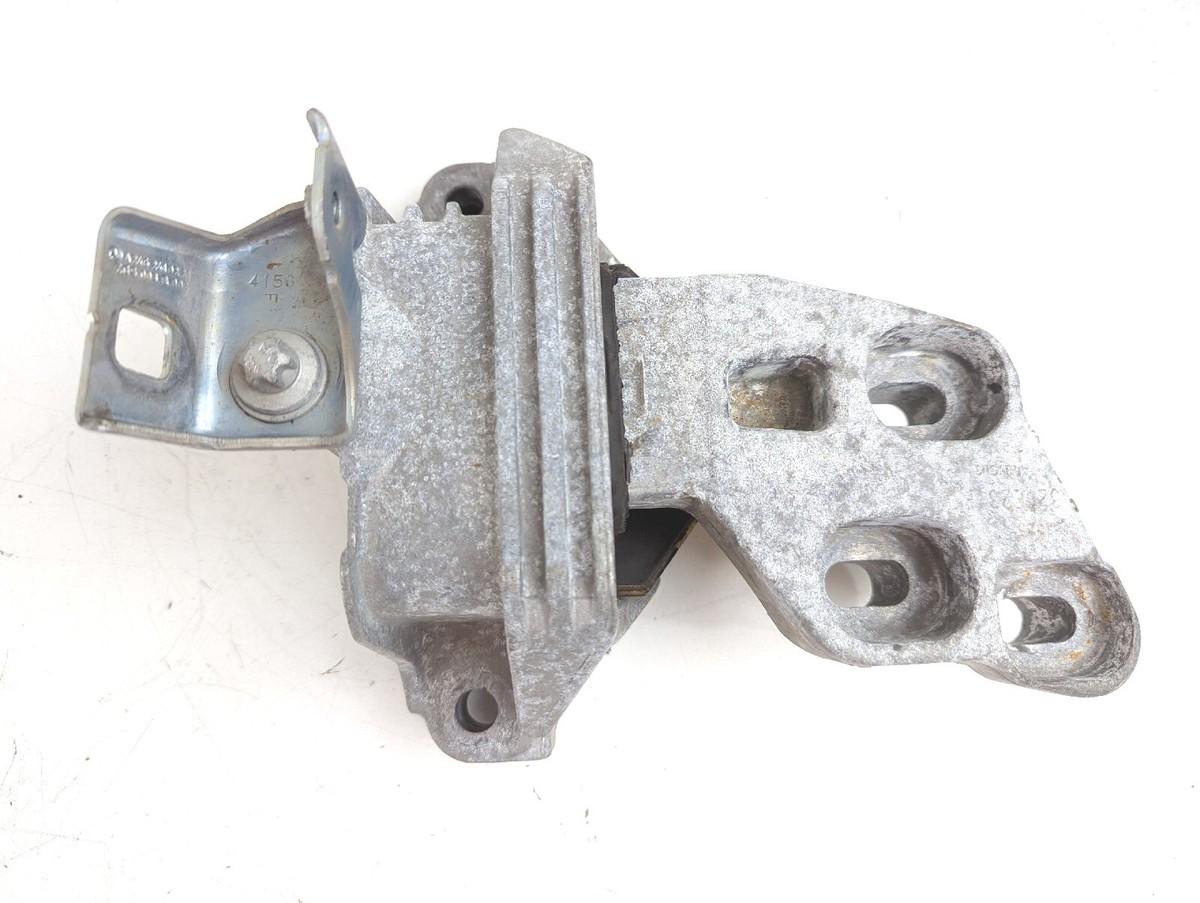 OEM1：2462400617 MERCEDES-BENZ Engine Mount