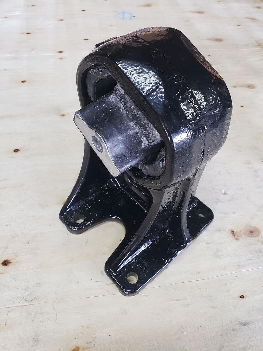 OEM 1：68043474AA DODGE Engine Mount